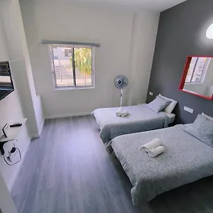 https://apartamentos-carrillo-iii.adeje-hotels.com